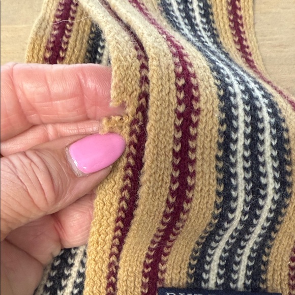 Authentic Long Skinny Burberry Wool Scarf with Fringe - Picture 2 of 7